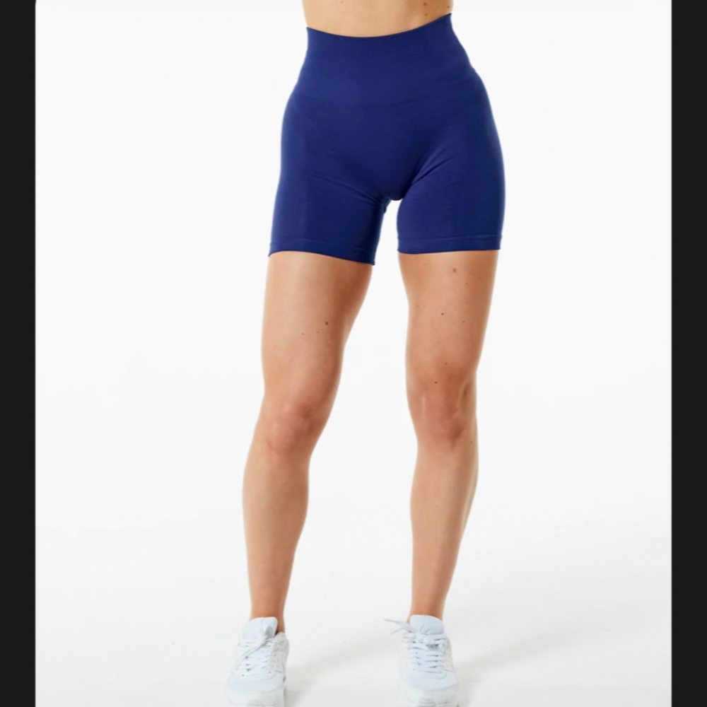 Alphalete amplify shorts 4.5” blue